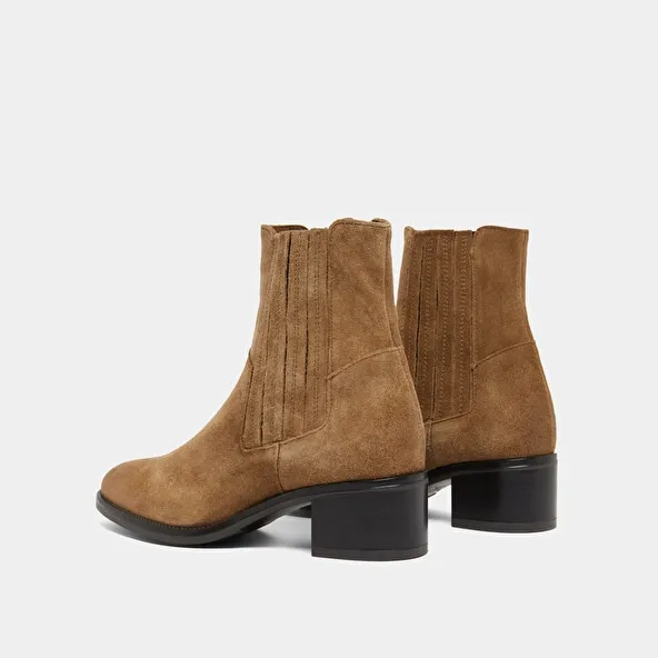 Boots with elastic band and square heel in taupe suede