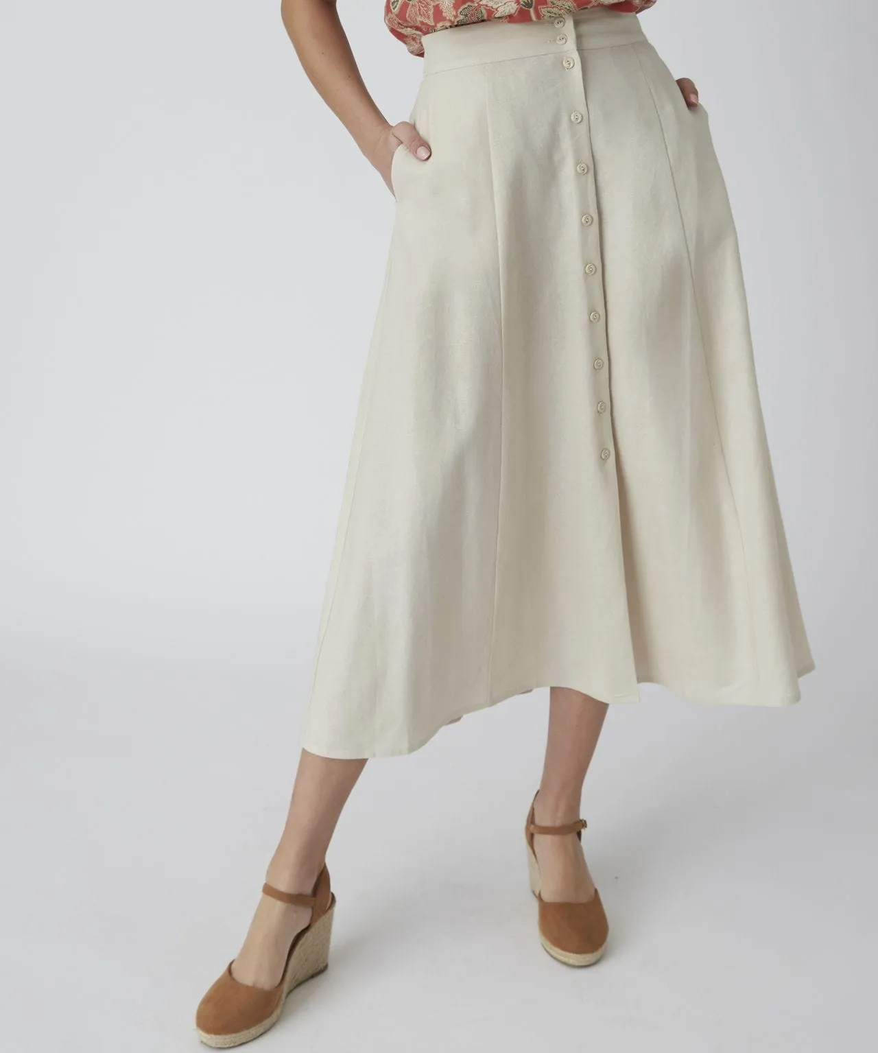 Button-fastening Skirt