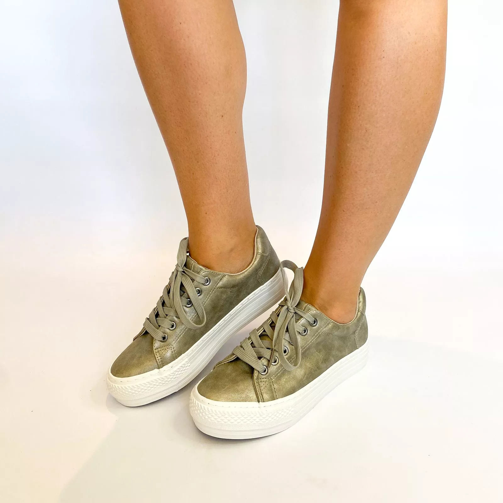 Savoy pewter laceup sneaker