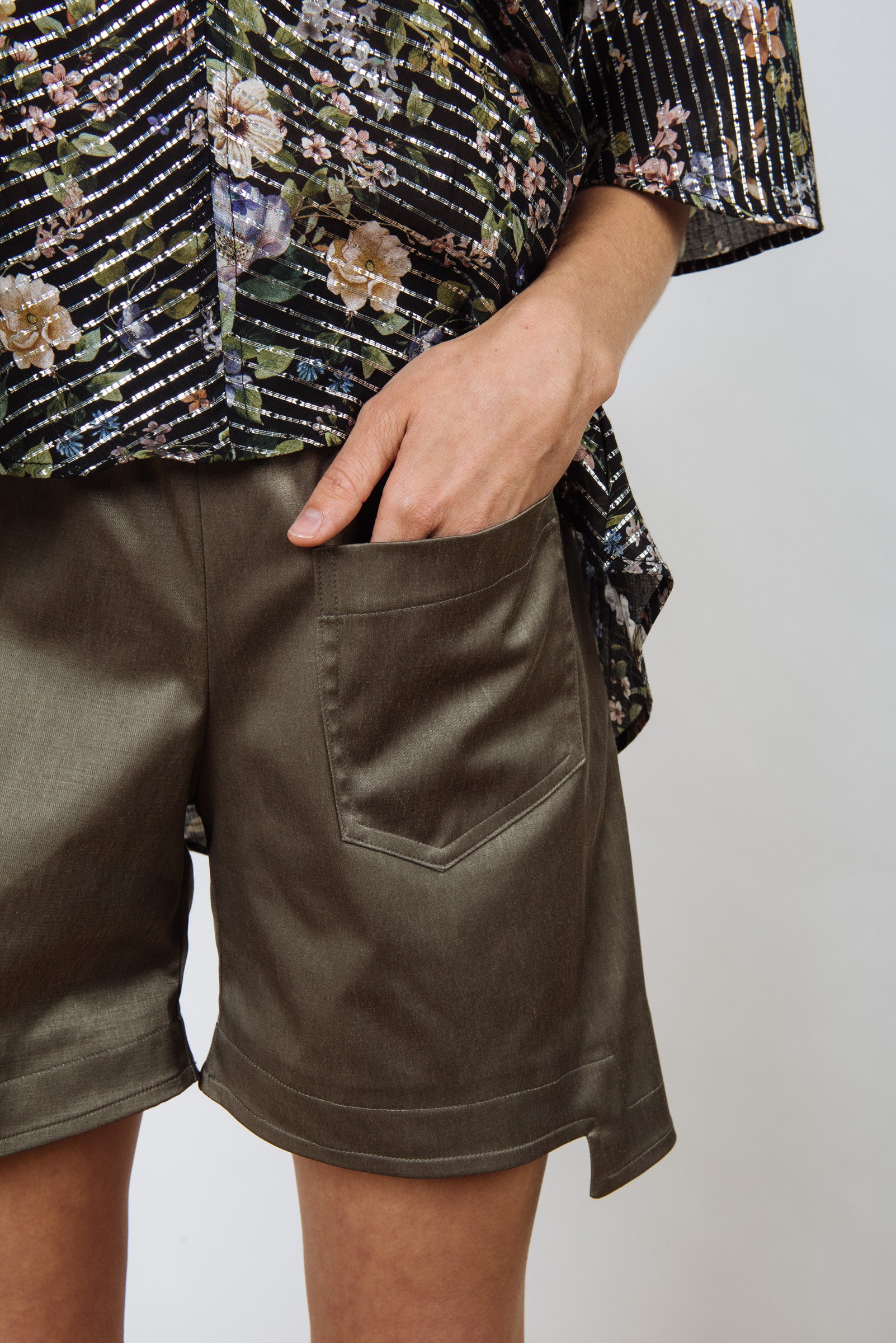 Step Stitch Shorts | Shark Skin