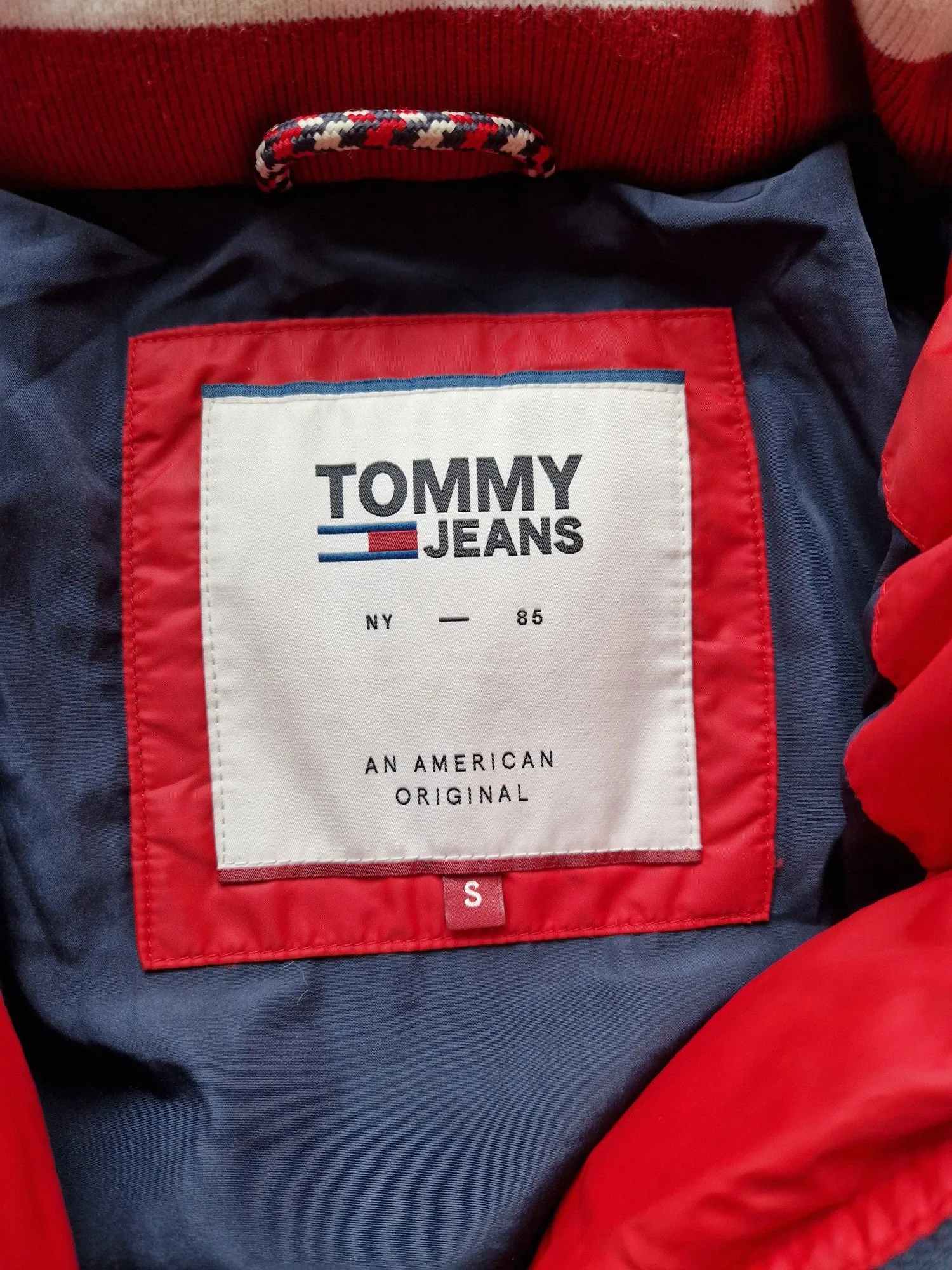 Tommy Jeans Puffer Jacket - Size Small