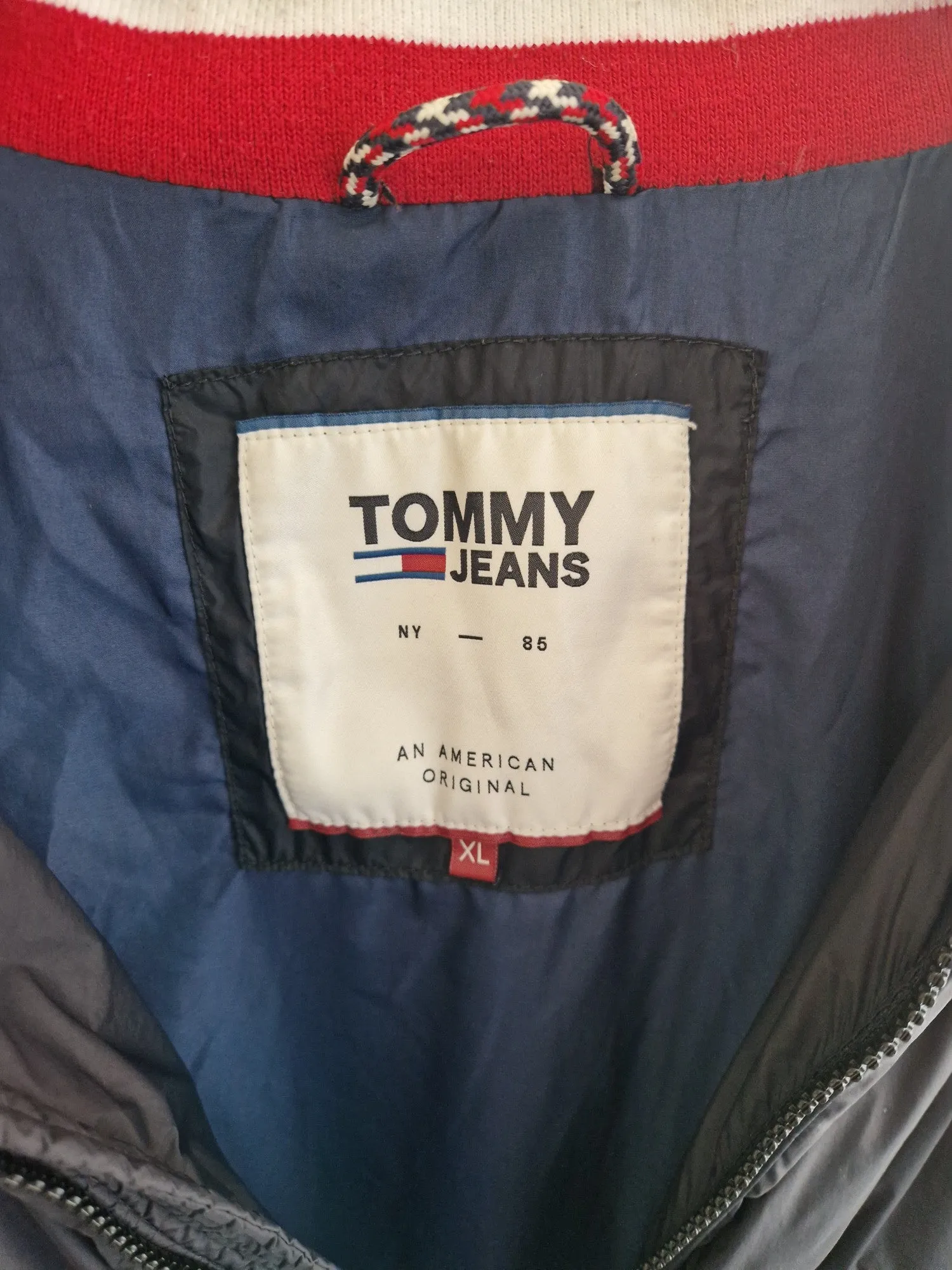 Tommy Jeans Puffer Jacket - Size XL