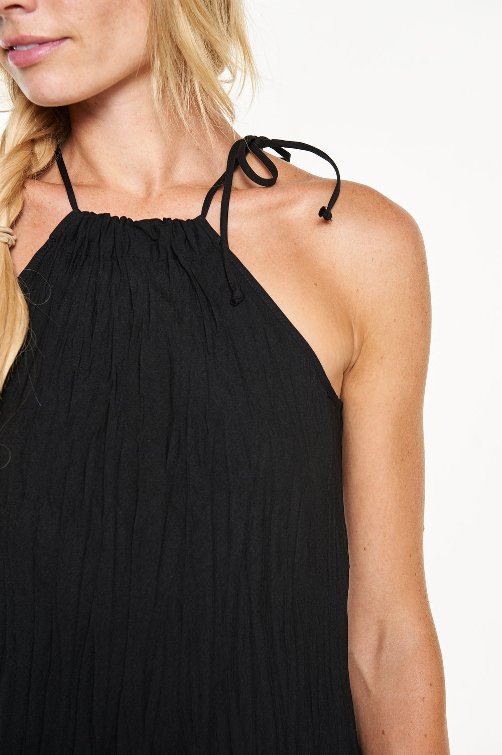 Twisted Finn Halter Dress | Black